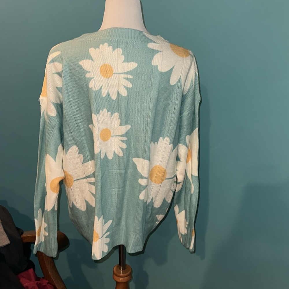 Sweater - Picture 2 of 6